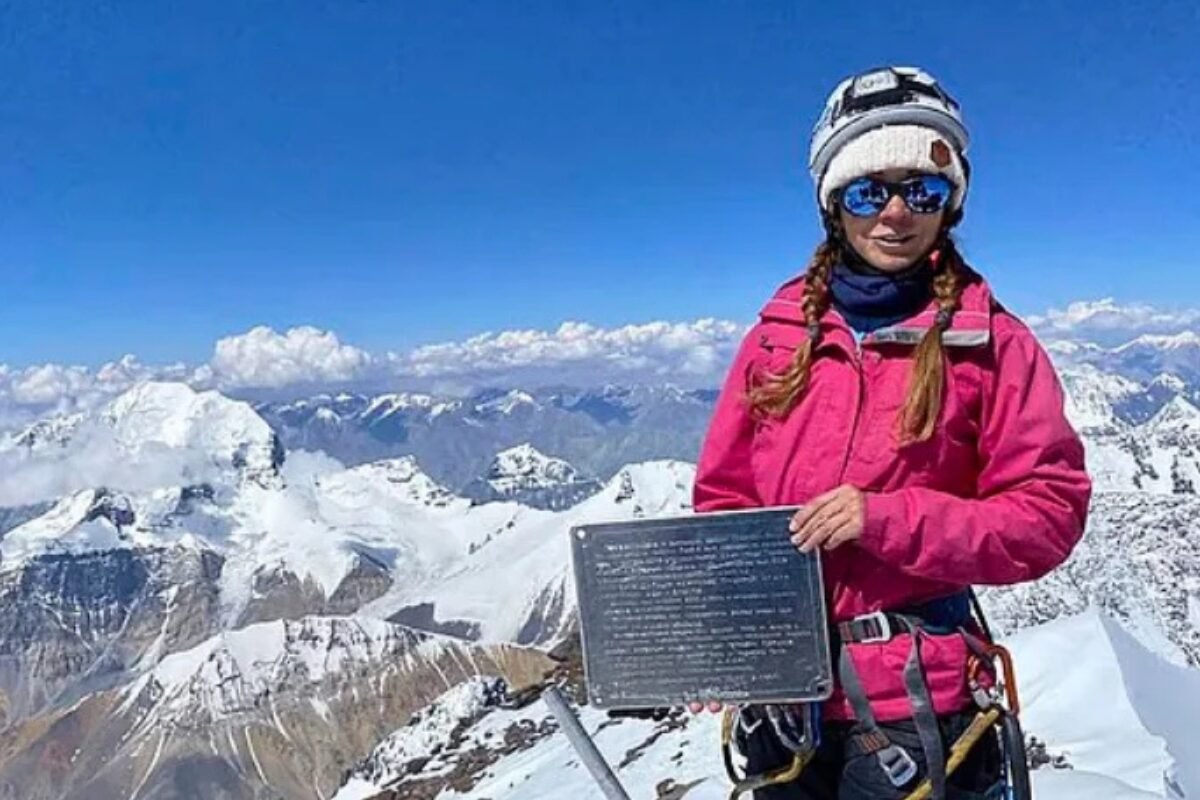 【风雪下的 6.5 小时】女子被遗留山顶前 50 公尺：一场高山失温死亡事件的全纪录