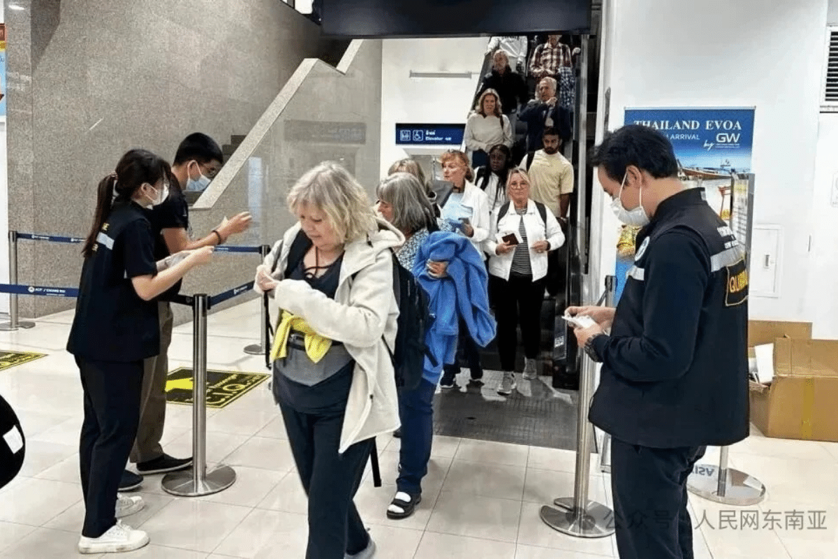 立百病毒警戒下,泰国机场加强入境防控