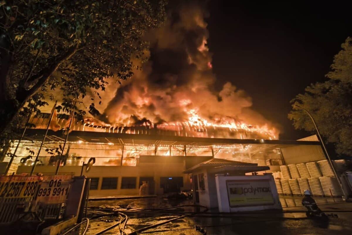 瓜拉冷岳炼油厂火灾暴露工业区长期安全隐患 烧焦遗体引关注